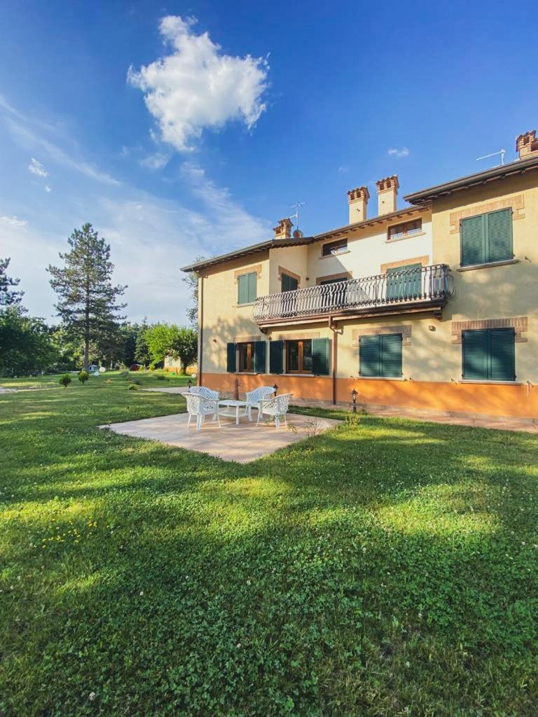 Villa Tadina Gualdo Tadino Luaran gambar